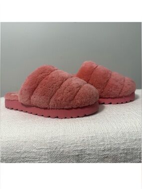 UGG Fluffy Slide Slippers Pink Size 10 Cozy Platform Slides